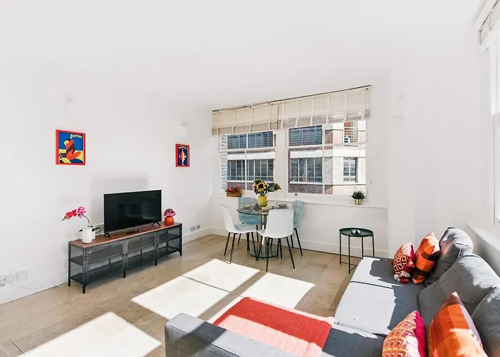 Modern 2Br Apartment With Lift Access Prime Central London Location
